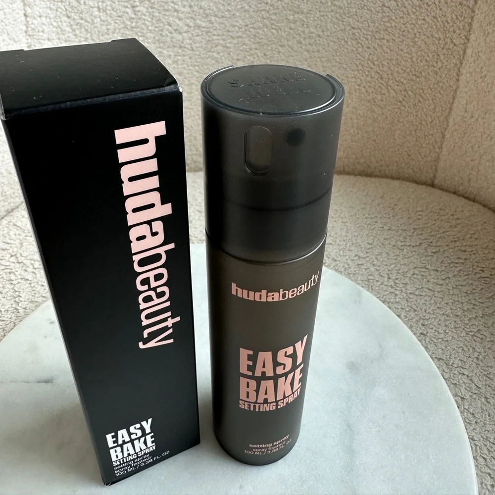 NEW Huda Beauty Easy Bake Blurring Setting Spray with 16-Hour Wear